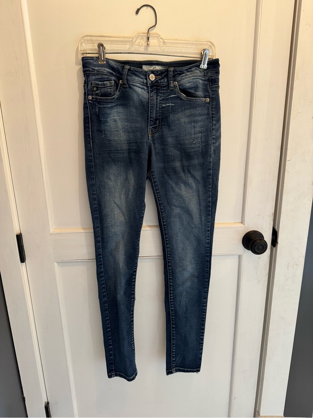 KanCan Lightly Distressed Women's Dark Wash Mid-Rise Skinny Jeans Size 7